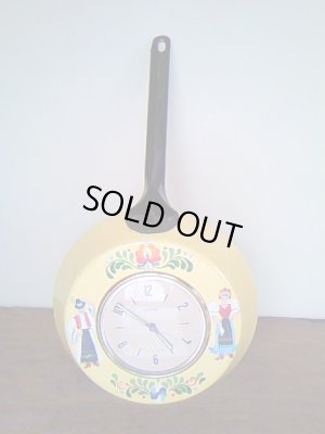 画像1: 【SALE】   ハンガリー　　フライパン掛け時計　　民族衣装