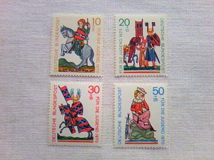 画像1: 西ドイツ　　切手（未使用）　　「子供のために」　　中世ドイツの吟遊詩人　　4枚セット　　1970年　　