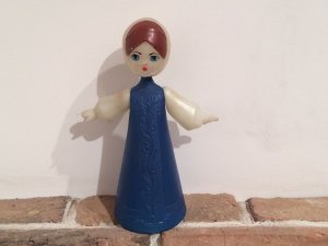 画像1: ロシア　　プラスチック人形　　　ほっかむりの女の子　　　ブルー　