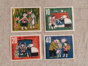 画像1: ドイツ　　切手（未使用）　　ヘンゼルとグレーテル　　4枚セット　　1961年　