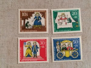 画像1: ドイツ　　切手（未使用）　　かえるの王子様　　　　4枚セット　　　1966年　