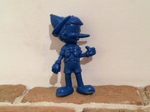 画像1:  ハンガリー　　プラスチック製　　ピノキオ　 　ブルー