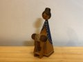 ドイツ　　木の人形　　織物をしている女性　　ブルー