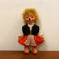 東ドイツ 　ハリネズミの人形　　女の子    A