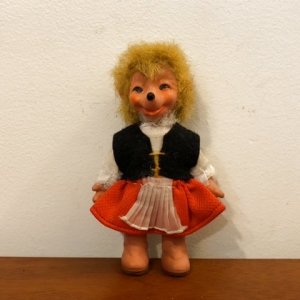 画像1: 東ドイツ 　ハリネズミの人形　　女の子    A