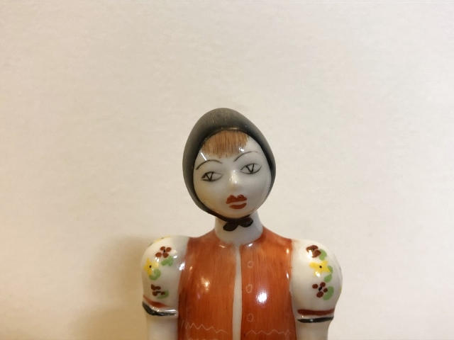 クリアランス本物 HOLLOHAZA ホロハーザ 置物 ハンガリー 陶器 人形