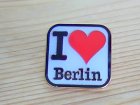 画像: ドイツ　　ピンバッジ　　ベルリン　（Ｉ♡Ｂｅｒｌｉｎ）　ホワイト