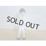 画像: 【再入荷】   ハンガリー　　AQUINCUM  陶器の人形　　ネコをひざにのせた女の子　Ａ