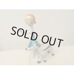 画像: 【再入荷】   ハンガリー　　ホロハーザ陶器の人形　　犬を連れた女の子　モスグリーン