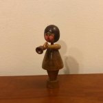 画像: ドイツ　木の人形　トランペットを吹く女の子　　Ｃ