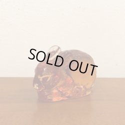画像1: 【再入荷】チェコ　ガラスの置物　立体うさぎ　　ストロベリー　　